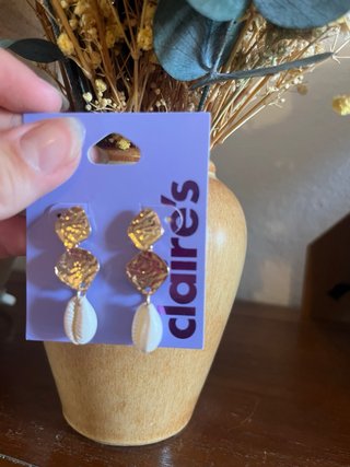 Pendientes Claire’s con concha de verano