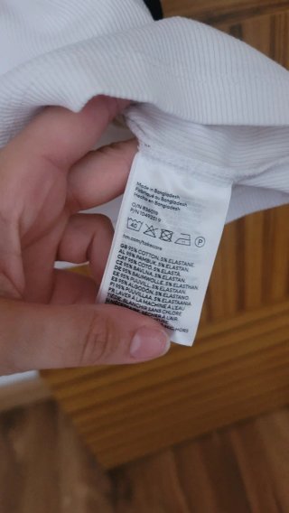 Top crop contraste blanco negro h&m algodon