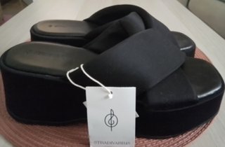 Sandalias Stradivarius nuevas de plataforma tela