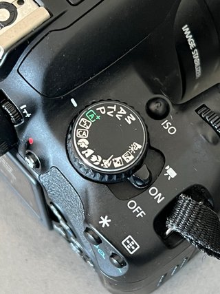 Canon EOS650d + batería, bolsa original y filtro