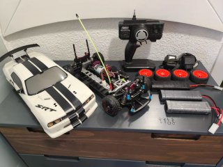 Coche RC 1.10 Charger Demon
