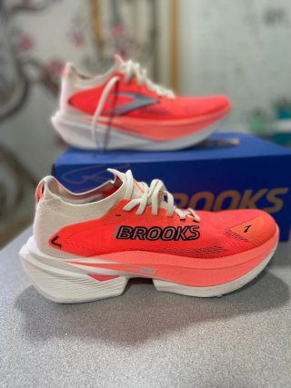 Deportivas Brooks Hyperion Max 3