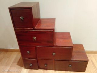 Armario antiguo escalonado caoba con 7 cajones