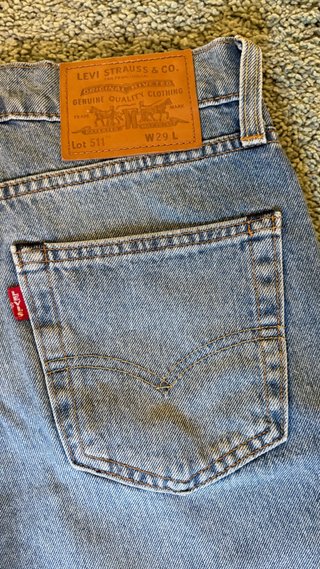 Pantalón corto Levis jeans.