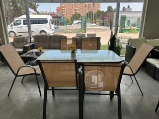 Mesa Exterior con Seis Sillas