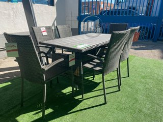 Mesa Exterior con 6 Sillas en Ratan