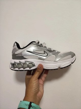 T40,5 Nike Air Zoom Fire