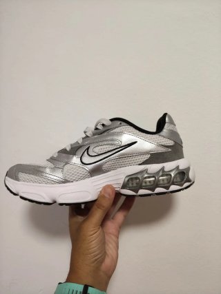 T40,5 Nike Air Zoom Fire