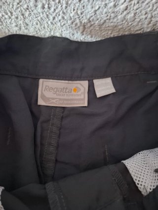Pantalón corto gris de hombre talla 42.