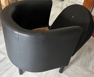 Sillón negro bajo
