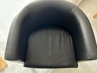 Sillón negro bajo