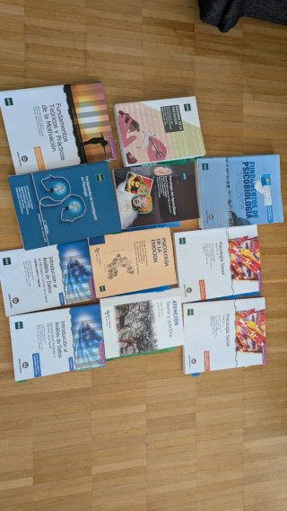 Libros de psicología de primero de la UNED