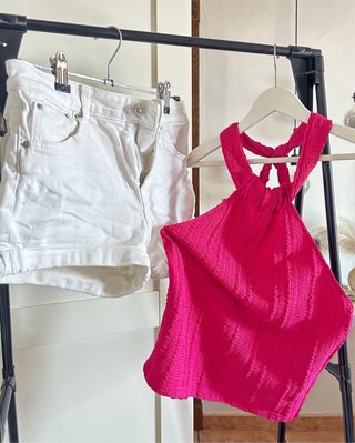 Pantalón y camiseta look de verano