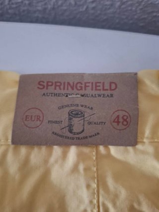 Pantalón corto amarillo de hombre Talla 48.