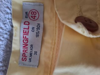 Pantalón corto amarillo de hombre Talla 48.