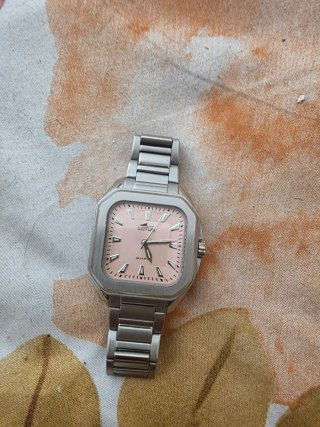 Reloj lotus de acero inoxidable y pantalla rosa
