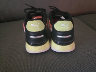 Zapatillas Puma Niña Negras y Rosas