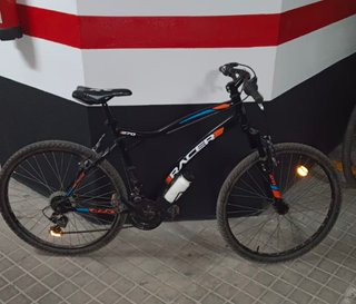 Bicicleta en buen estado, de 27 pulgadas.