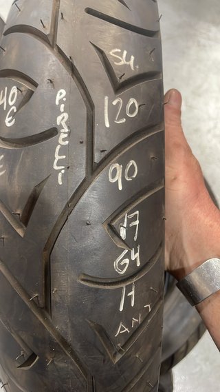 120 90 17 H PIRELLI RUEDA DE MOTO OPORTUNIDAD