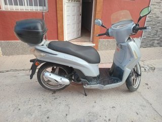 Kymco Scooter 50cc Plata 800€