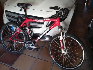Bicicleta de montaña CONOR Roja