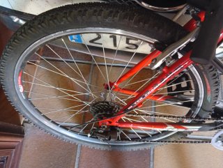 Bicicleta de montaña CONOR Roja