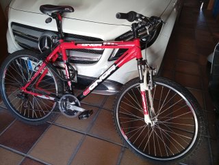 Bicicleta de montaña CONOR Roja