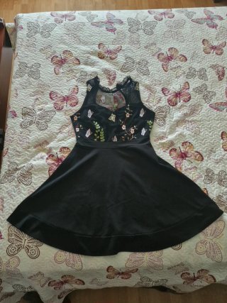Vestido de noche con el corpiño bordado