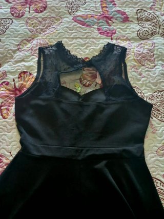 Vestido de noche con el corpiño bordado