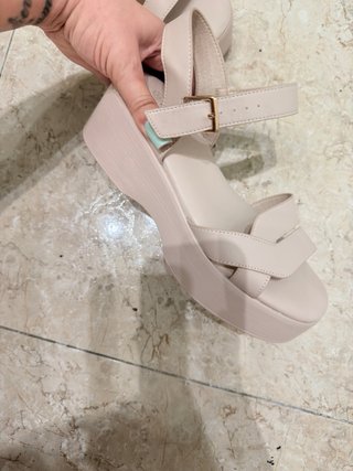 Sandalias crema