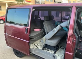 Furgoneta Vollsvagen Caravelle Granate 9 plazas