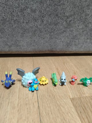 LOTE DE FIGURAS POKÉMON