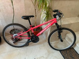 Bicicleta rosa casi nueva