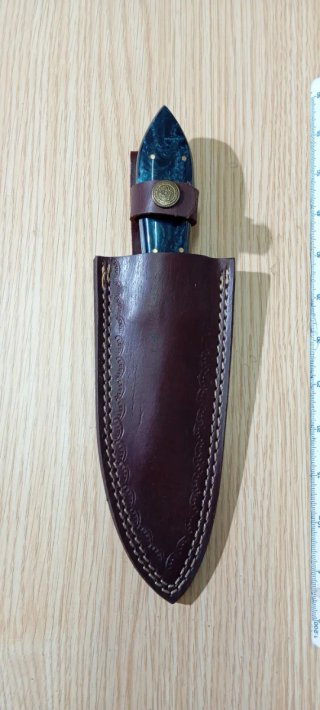 Cuchillo de monte con funda de cuero