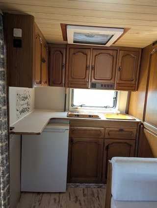 Caravana Burstner 480 TN <750kg 3 ambientes
