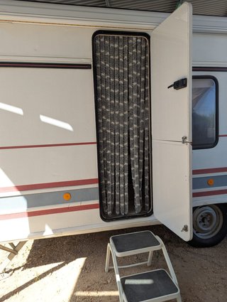 Caravana Burstner 480 TN <750kg 3 ambientes