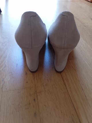 Zapatos de tacón en color nude talla 36