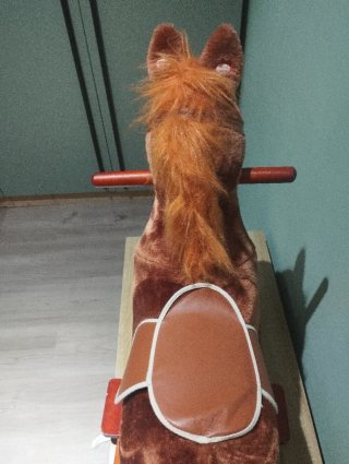 Caballito de madera para bebé