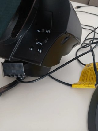Volante thrusthmaster t150