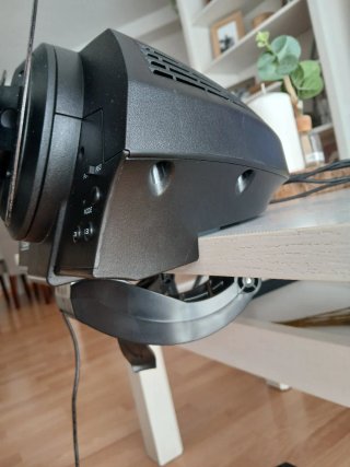 Volante thrusthmaster t150