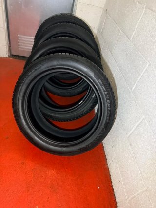 4 Neumáticos de Invierno Hankook 235/50 R19