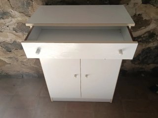 Mueble auxiliar blanco