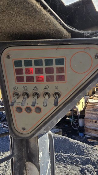 MC09 Mini pala cargadora THOMAS T-153