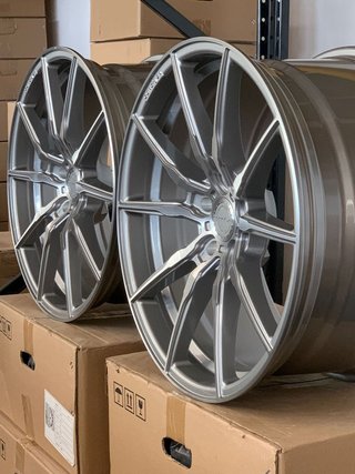 2+2 LLANTAS 8.5x20 y 10x20 5x120 concaver CVR4