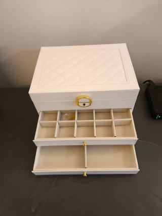 Portagioie bianco con dettagli oro