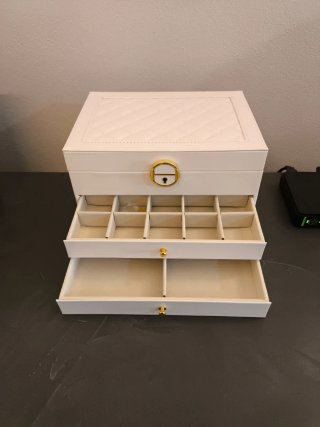 Portagioie bianco con dettagli oro