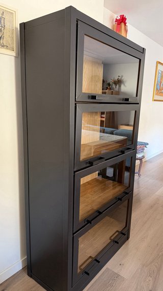 Estantería Metálica y Madera Negra