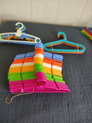 Lote Perchas Infantiles Plástico Colores