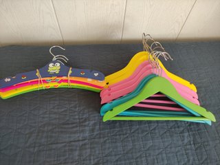 Lote Perchas Infantiles Plástico Colores