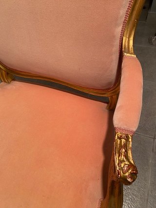 Tavolino, specchio, due poltroncine stile Luigi XV